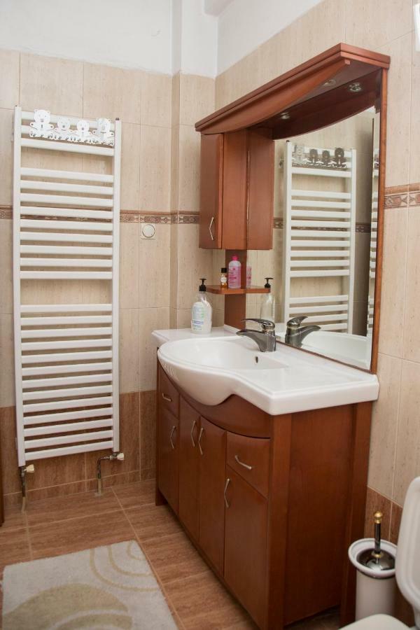 Veta'S Spacious Central Apartment Сере Экстерьер фото